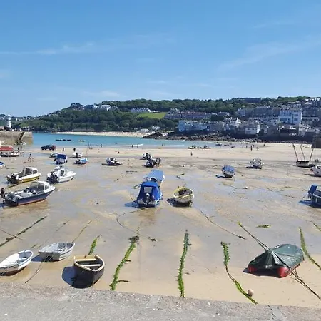 Carlill St Ives