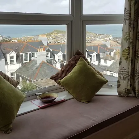 Carlill * St Ives